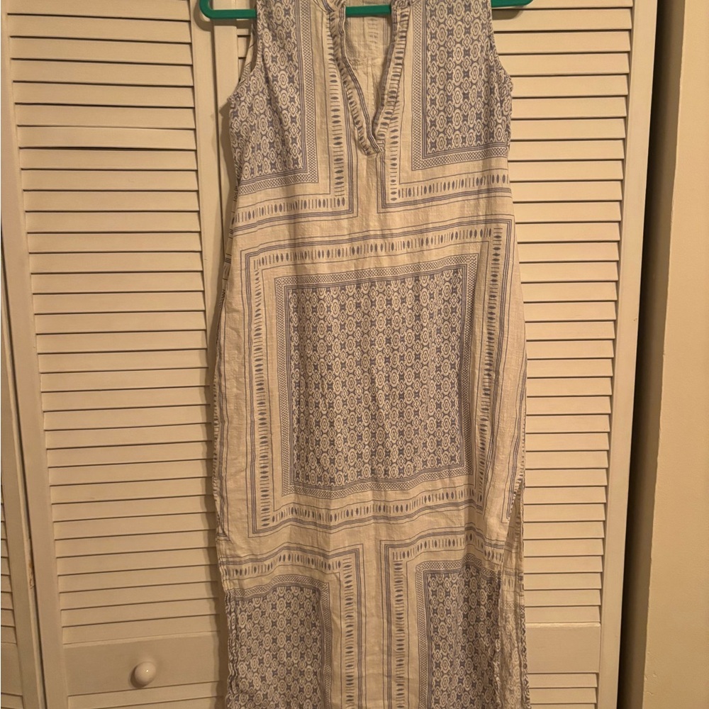 Sleeveless Ivory & blue dress